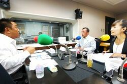 「マット安川のずばり勝負」スタジオ風景／マット安川、田母神俊雄、加藤知華／前田せいめい撮影