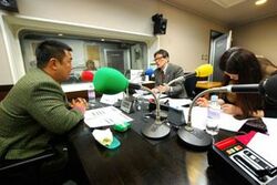 「マット安川のずばり勝負」スタジオ風景／マット安川、西村幸祐、藤岡明美／前田せいめい撮影