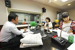 「マット安川のずばり勝負」スタジオ風景／マット安川、河添恵子、加藤知華／前田せいめい撮影