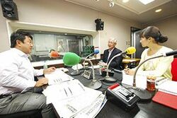 「マット安川のずばり勝負」スタジオ風景／マット安川、井上義久、加藤知華／前田せいめい撮影