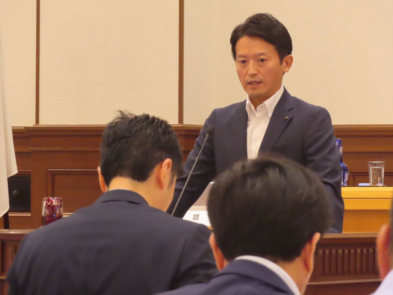 【歴史の精神】 斎藤彦　著 写真ギャラリー1枚め｜【兵庫県知事選から1年】斎藤元彦知事の「質問に