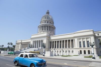 ペン画 キューバ ハバナ旧市街 「王家の城」 ヒラルディージャ G.Vivsa