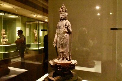 浄瑠璃寺の九体阿弥陀のうち1体ほか、平安時代の仏像を東京で拝む貴重