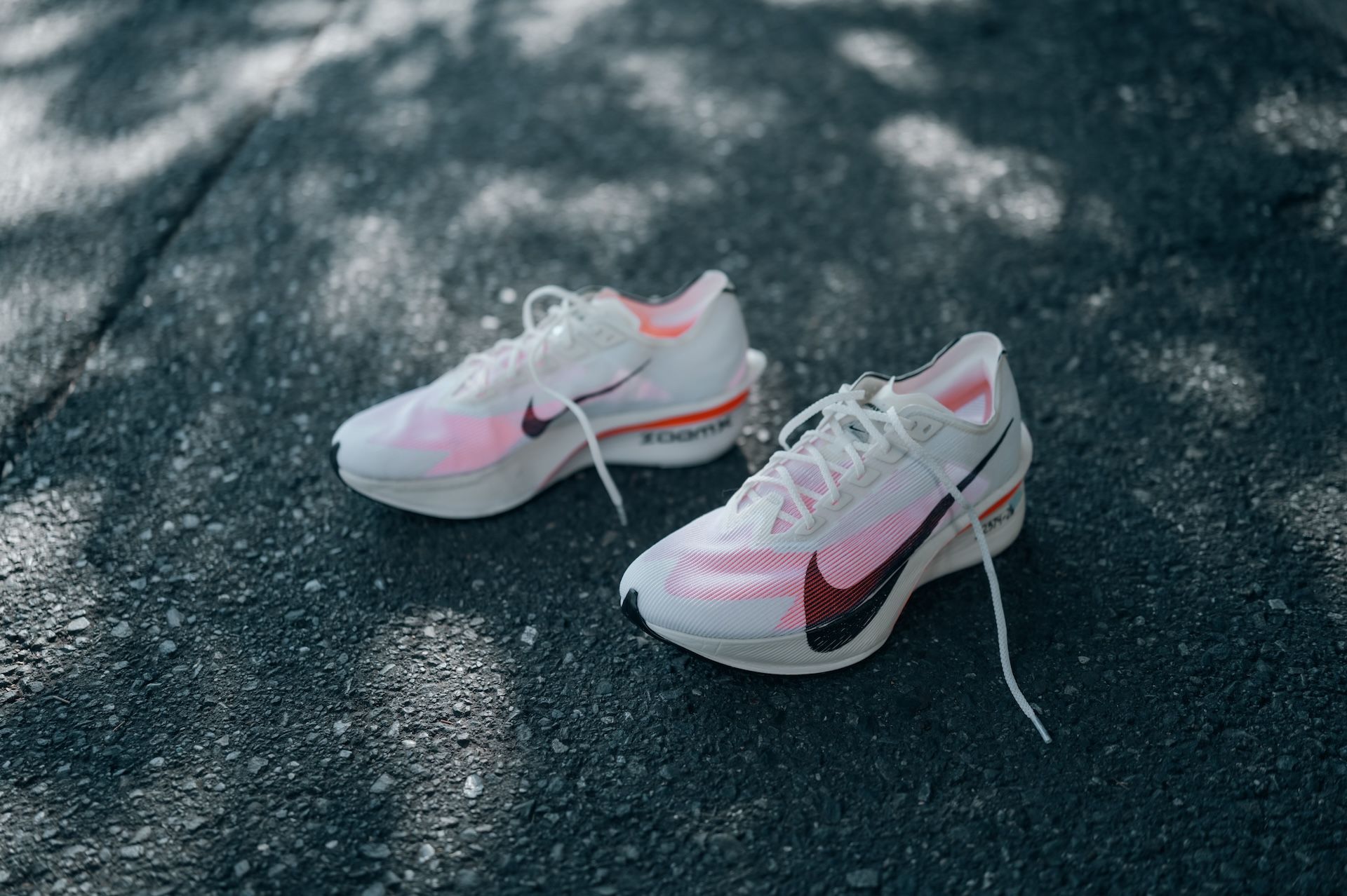 ヴェイパーフライ　初代　27センチ　箱根駅伝 ヴェイパーフライ 初代 27センチ 箱根駅伝 - メルカリ