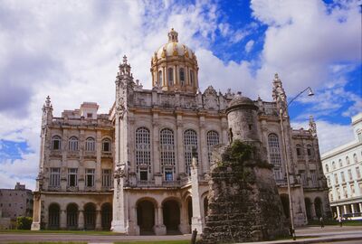 ペン画　キューバ　ハバナ旧市街　「王家の城」　ヒラルディージャ　G.Vivsa キューバの世界遺産「ハバナ旧市街（オールド・ハバナ）とその