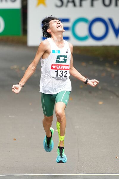 箱根駅伝予選会のドラマ。注目ランナーの失速と、55年ぶりのサプライズ通過 意地を見せた立大、伝統をつないだ日体大、流れに乗り切れなかった神奈川大 |  JBpress autograph