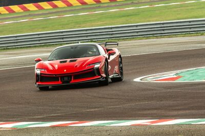 SF90 XX ストラダーレに試乗 1億円超の公道モデルから見えるフェラーリ