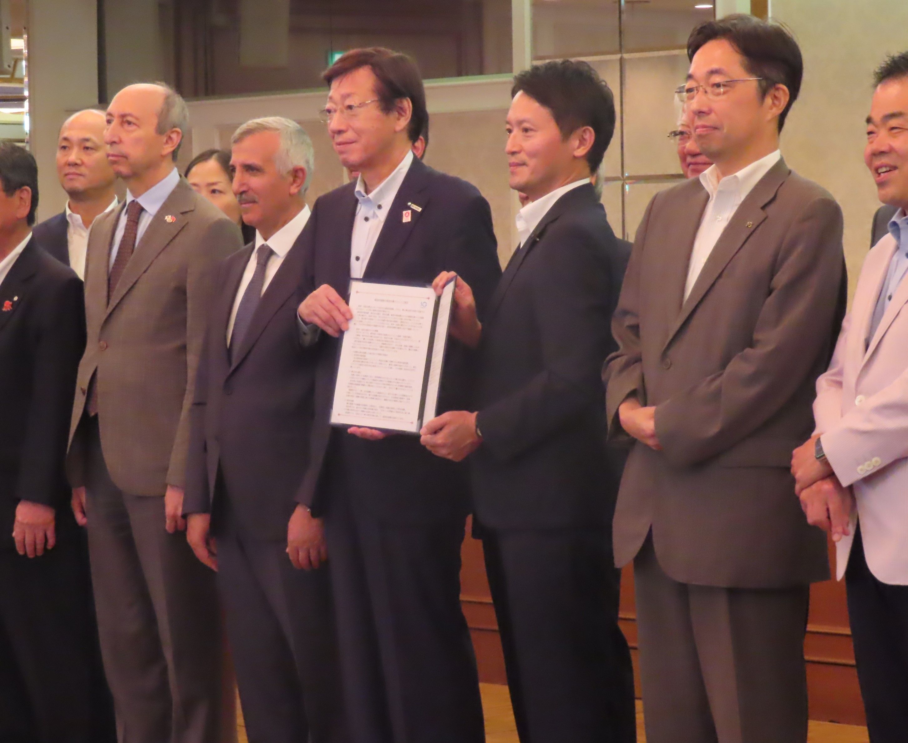 写真ギャラリー1枚め｜【兵庫県知事選から1年】斎藤元彦知事の「質問に