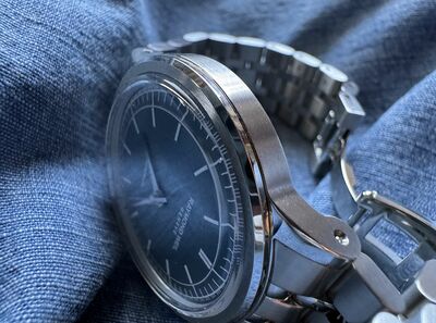 レイモンド ウェイルの個性派デニムブルーモデルを1週間使用してみた