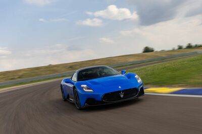 マセラティとはなにか？歴史から現在を紐解く フェラーリとも